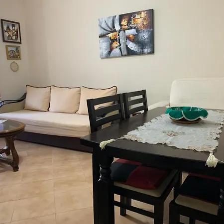 Cozy And Homely Apartment *